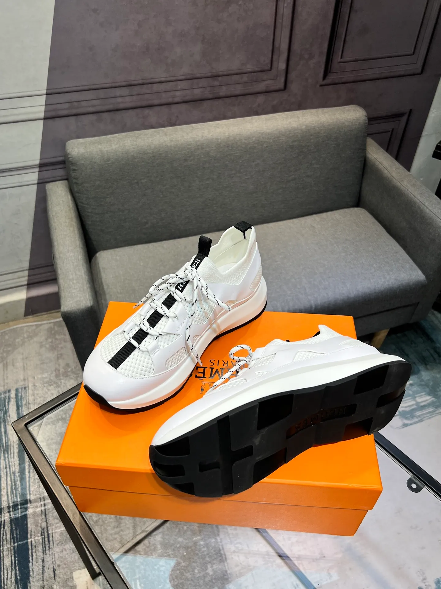 💰¥720 HERMES Men’s rest sneakers! -High-end quality original casual sports shoes -Upper: high nappa calfskin, forging technology, knitted fabric, shoe brand webbing, injection molded brand logo -Inner: foot pad; water-dyed cowhide -Outsole: ultra-light TPU·rubber; two-color molded outsole -Ultra-high quality control·fine workmanship: highlighted (high-end·luxury·grade) Size: 38-44 (45 46 customized)